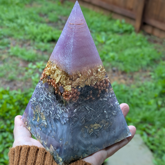 🌿 Top 5 Crystals for EMF Protection & How to Use Them