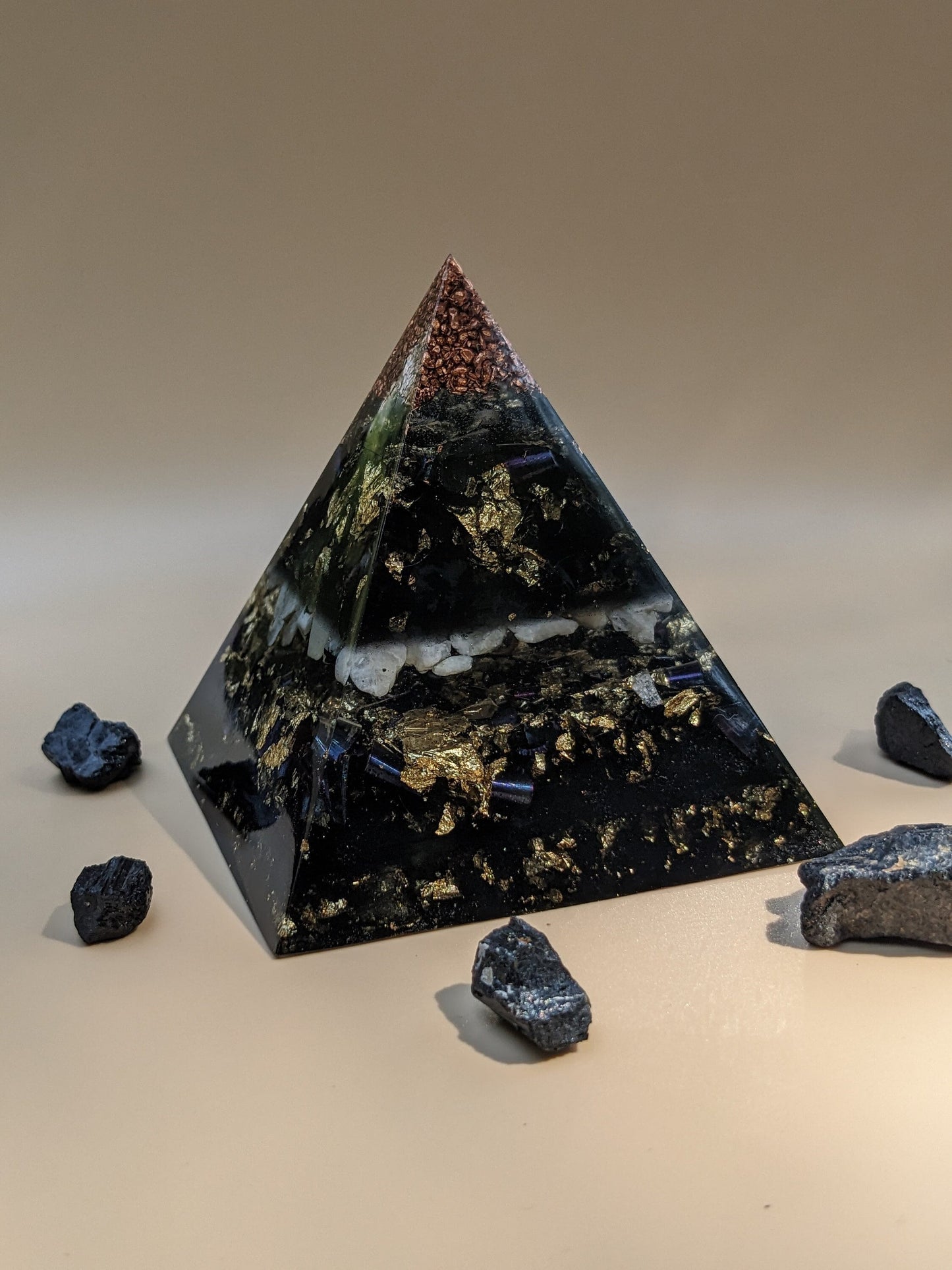 Orgonite Shungite Pyramid For Meditation Gift Energy Balancing Crystal Metaphysical Healing Tower Buster With Chakra Stone For Positive Vibe