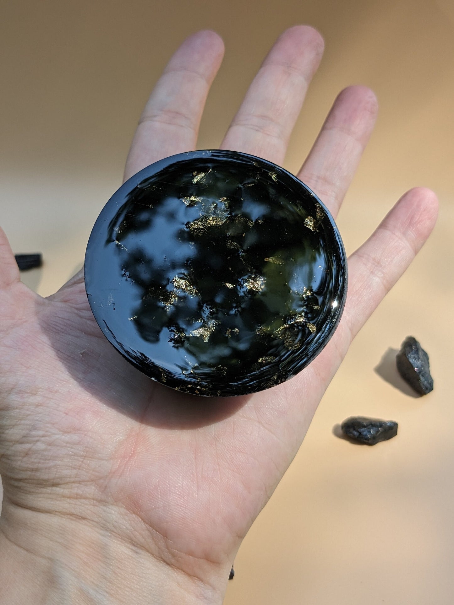 Orgonite Shungite Pyramid For Meditation Gift Energy Balancing Crystal Metaphysical Healing Tower Buster With Chakra Stone For Positive Vibe
