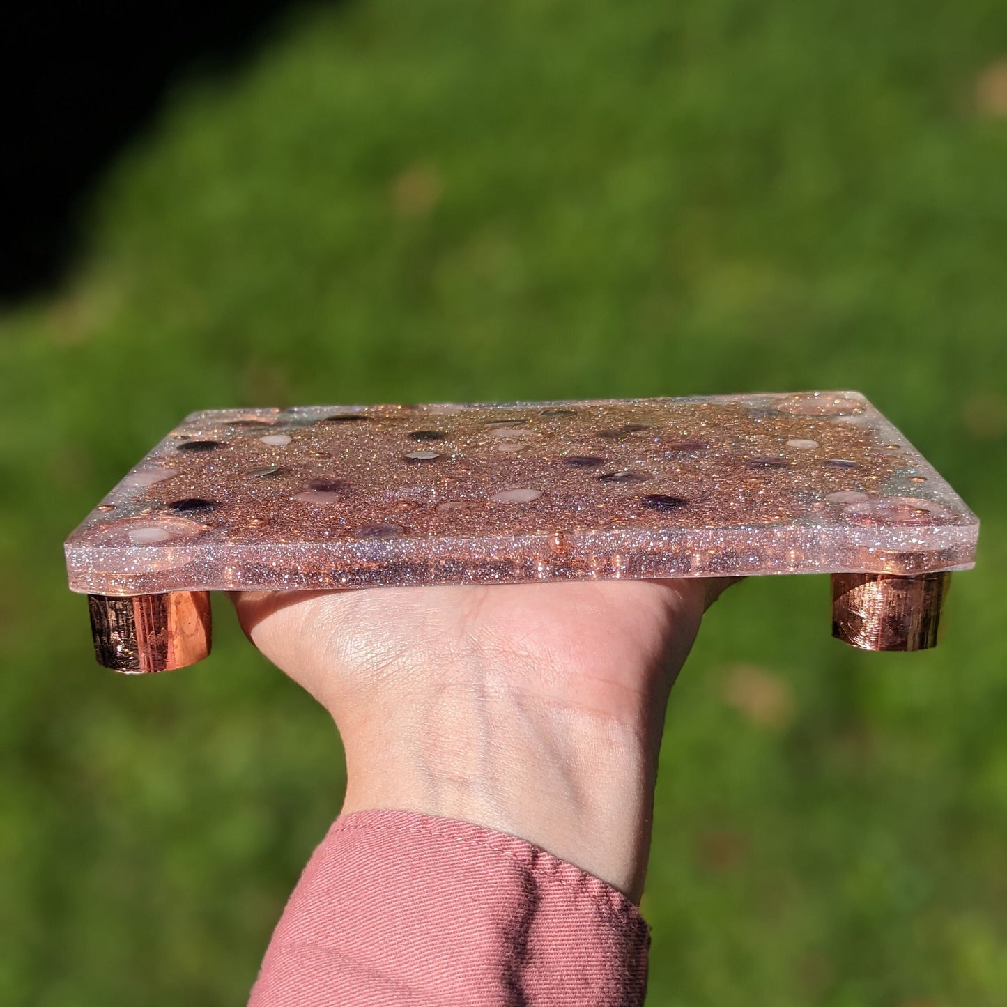 Handmade Orgonite Charging Plate | Resin Desk Tray with Copper, Quartz & Amethyst | Flat Resin Organizer for Electronics and Accessories
