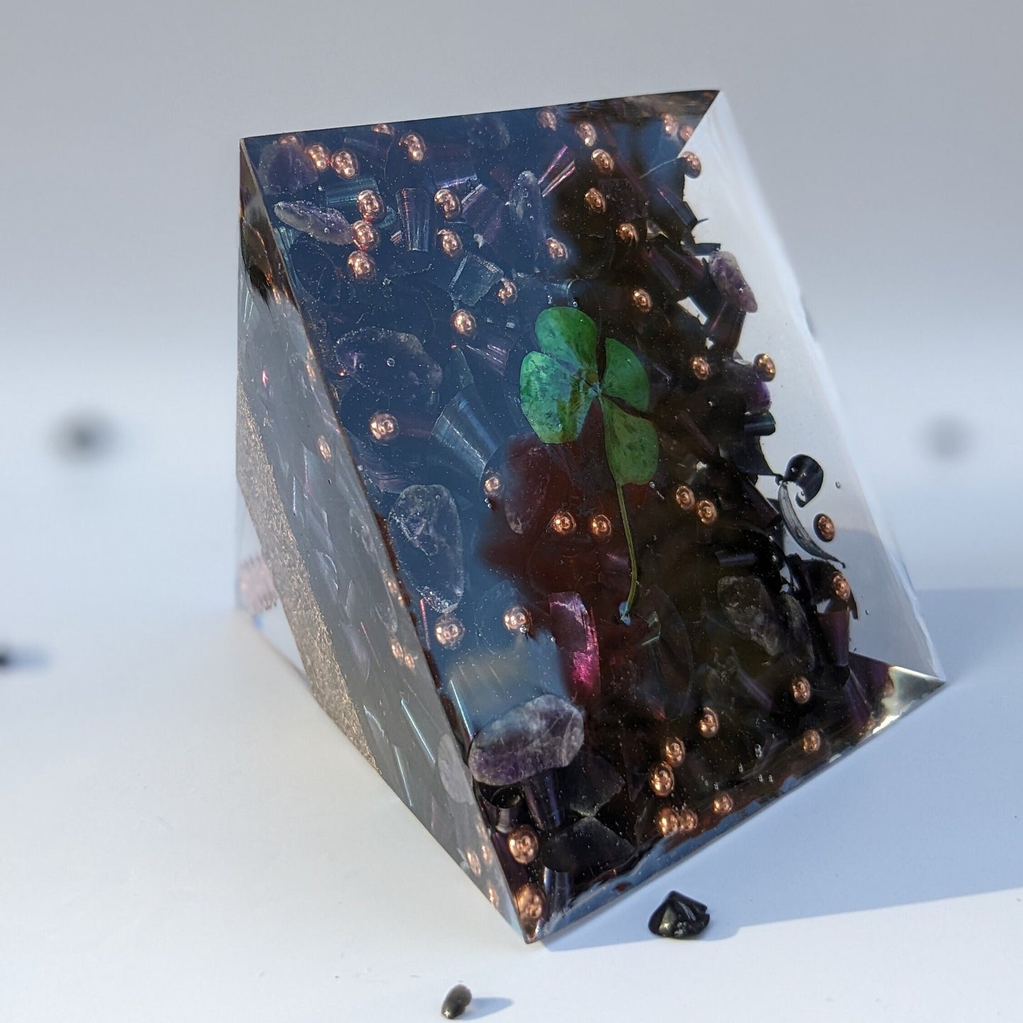 EMF Protector Crystal Pyramid Real Orgonite Pyramid Orgone Energy Generator Pyramid Positive Energy Gift 4 Leaf Clover Gift Crystal For Love