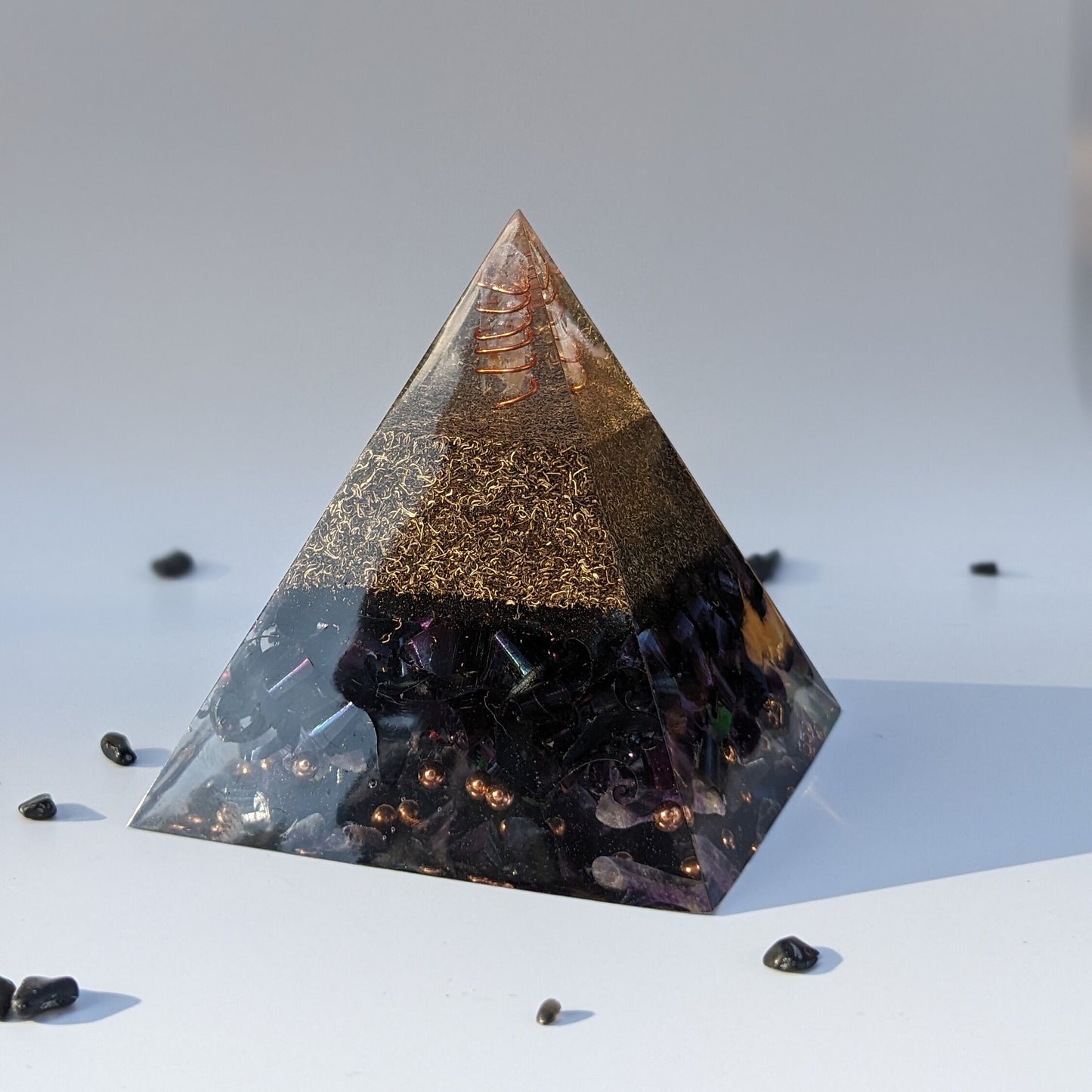 EMF Protector Crystal Pyramid Real Orgonite Pyramid Orgone Energy Generator Pyramid Positive Energy Gift 4 Leaf Clover Gift Crystal For Love