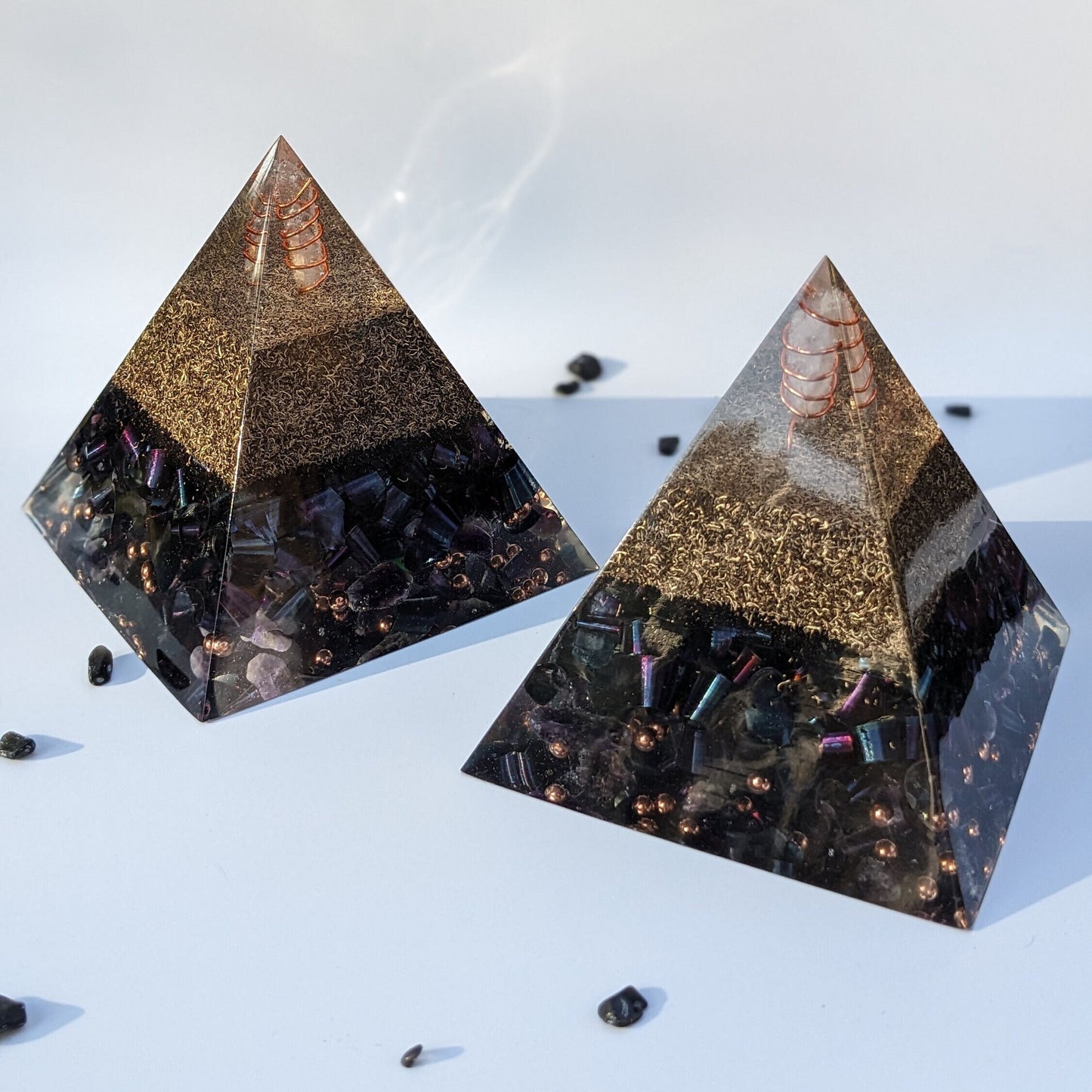 EMF Protector Crystal Pyramid Real Orgonite Pyramid Orgone Energy Generator Pyramid Positive Energy Gift 4 Leaf Clover Gift Crystal For Love