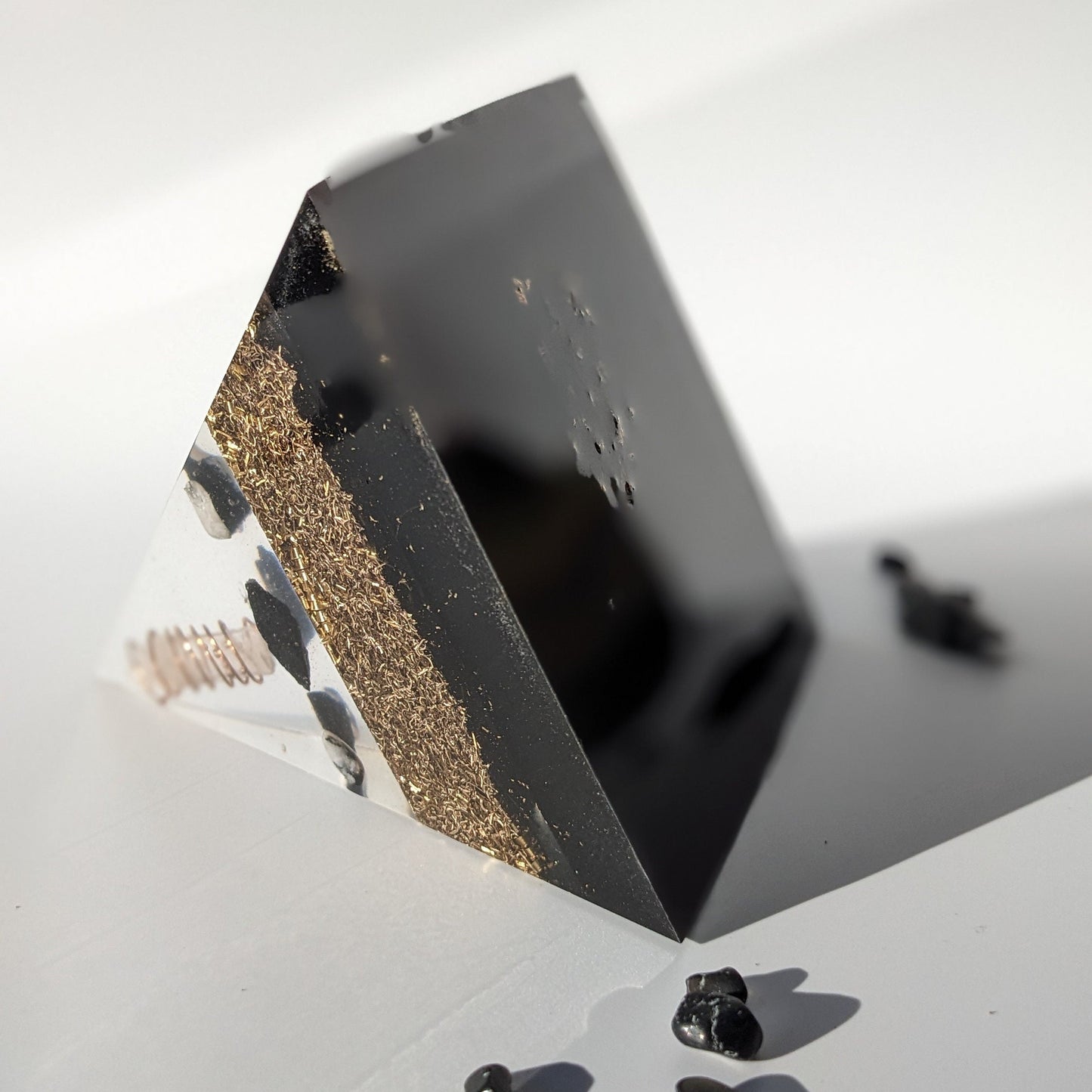 Modern Orgonite Pyramid – Handmade Quartz, Copper & Resin Desk Decor – Small Crystal Pyramid for Home and Office