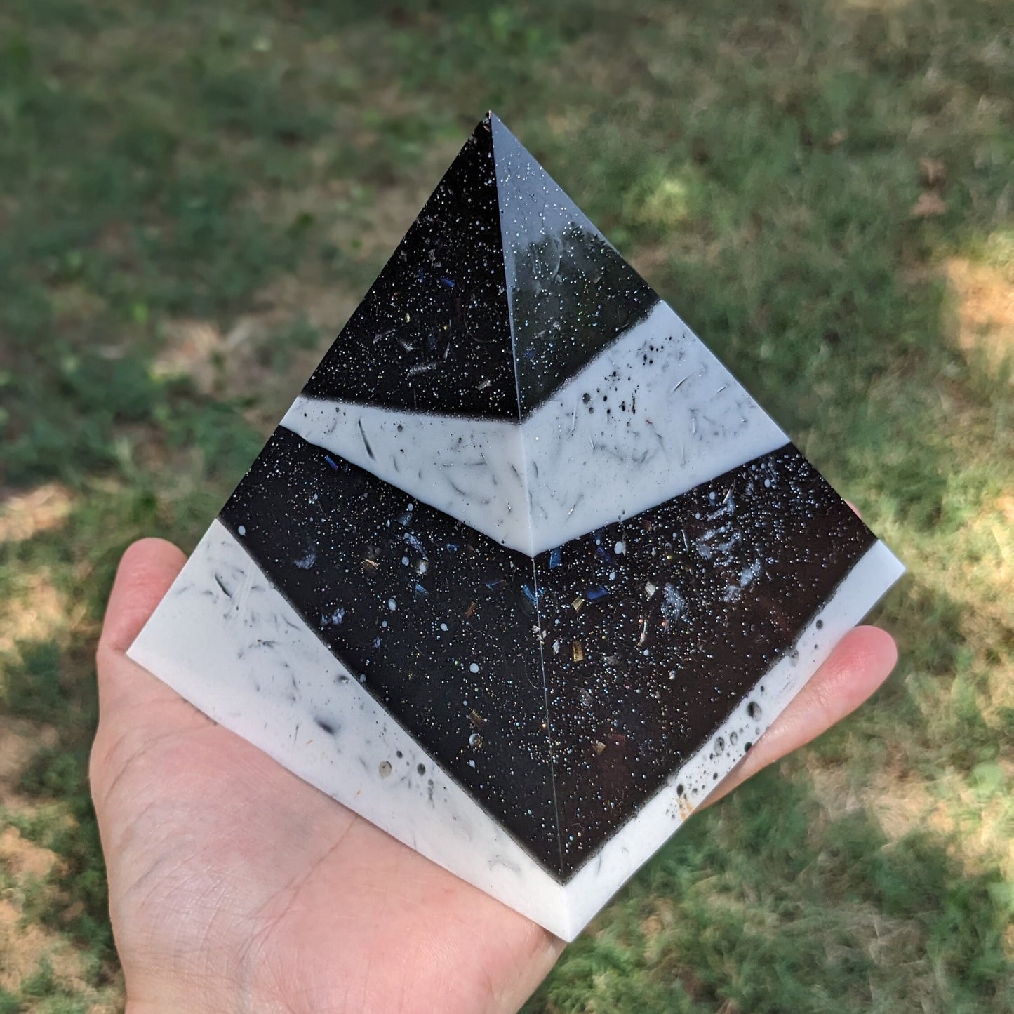 Orgonite Pyramid with Shungite, Quartz and Tourmaline – Handmade Resin Crystal Pyramid with Metals for Home Office or Desk Decor