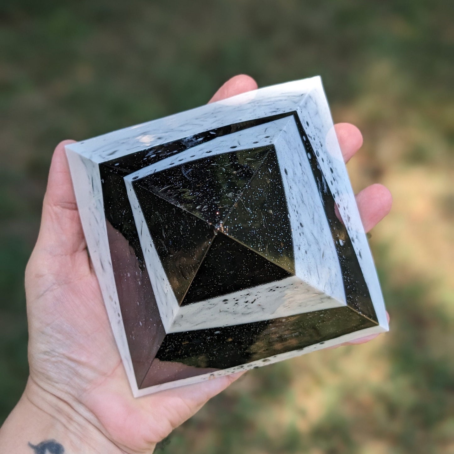 Large Orgonite Pyramid - Black And White Crystal Point - Orgone For EMF Protection - Powerful Empath Shield - Stress And Anxiety Relief Gift