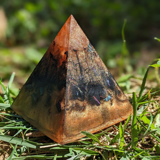 Shungite Pyramid EMF Protection - Handmade Orgone Energy Pyramid For Grounding - Crystal Meditation Pyramid - Orgonite Gift For New Home
