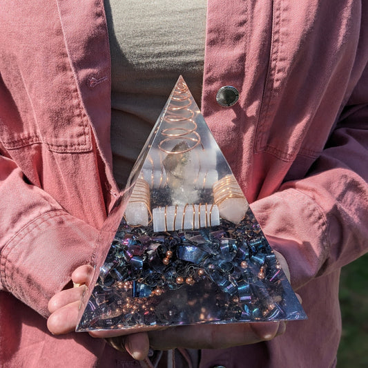 Handmade Orgonite Pyramid Energy Generator Orgonite EMF Protection Cleansing Energy Selenite Pyramid For Healing Crystal Pyramid Orgone EMF