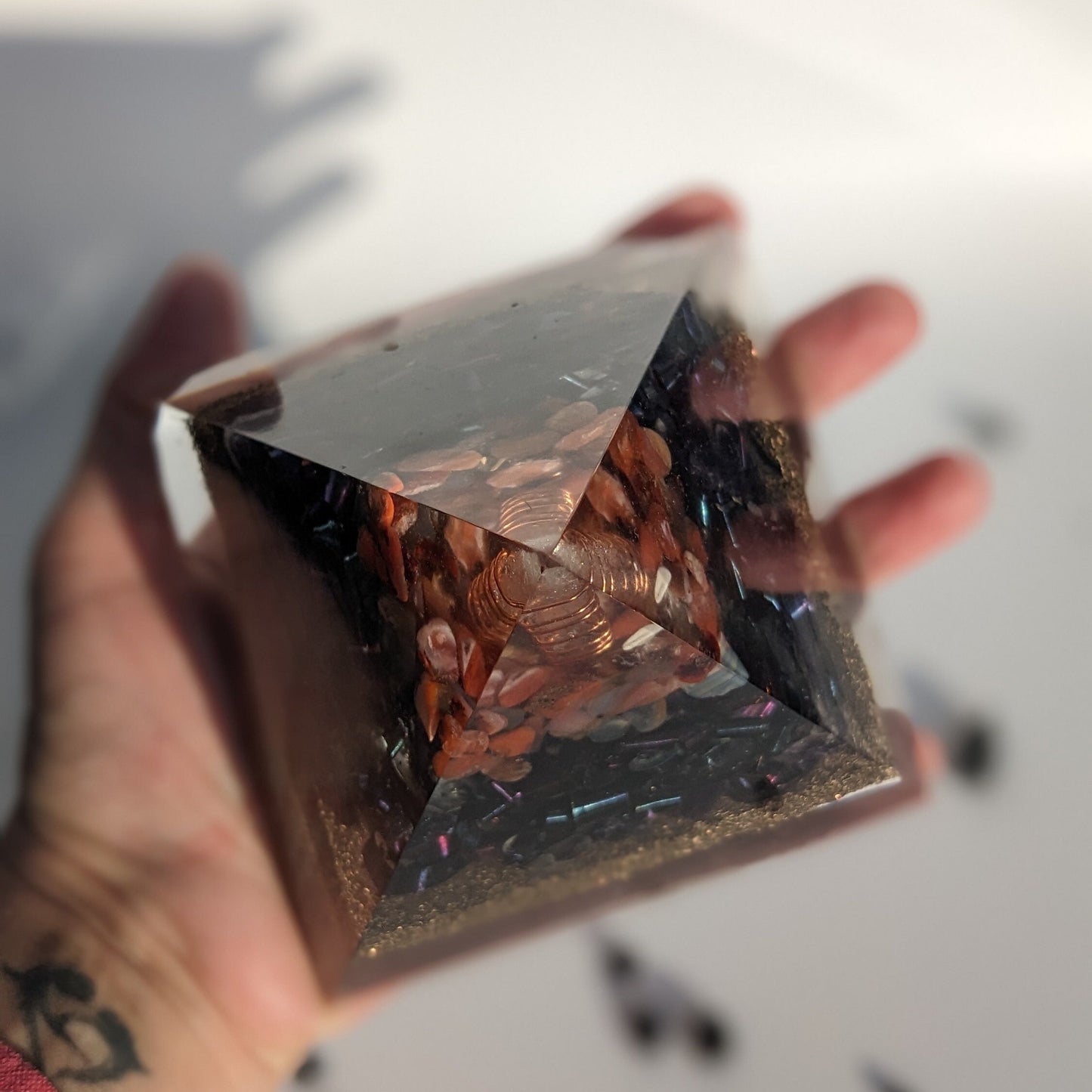 Cleansing Pyramid Energy Amplifying High Vibrational Alignment EMF Protection Orgonite Pyramid Carnelian Passion Crystal For Motivation Gift