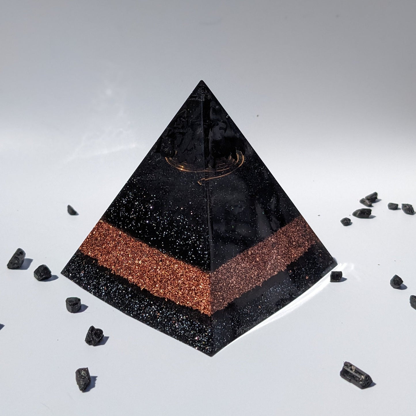 Positive Energy Pyramid Gift For Cleansing Negative Energy Orgonite Pyramid Crystal For New Home Protector Shungite Pyramid Orgone Energy