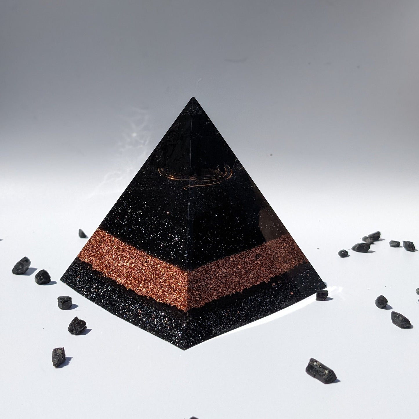 Positive Energy Pyramid Gift For Cleansing Negative Energy Orgonite Pyramid Crystal For New Home Protector Shungite Pyramid Orgone Energy