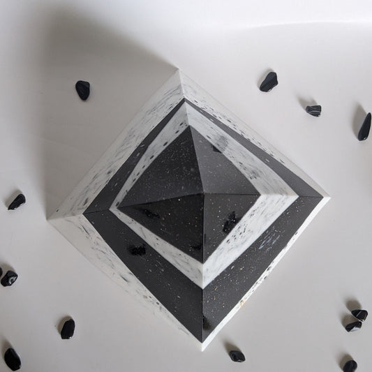 Large Orgonite Pyramid - Black And White Crystal Point - Orgone For EMF Protection - Powerful Empath Shield - Stress And Anxiety Relief Gift
