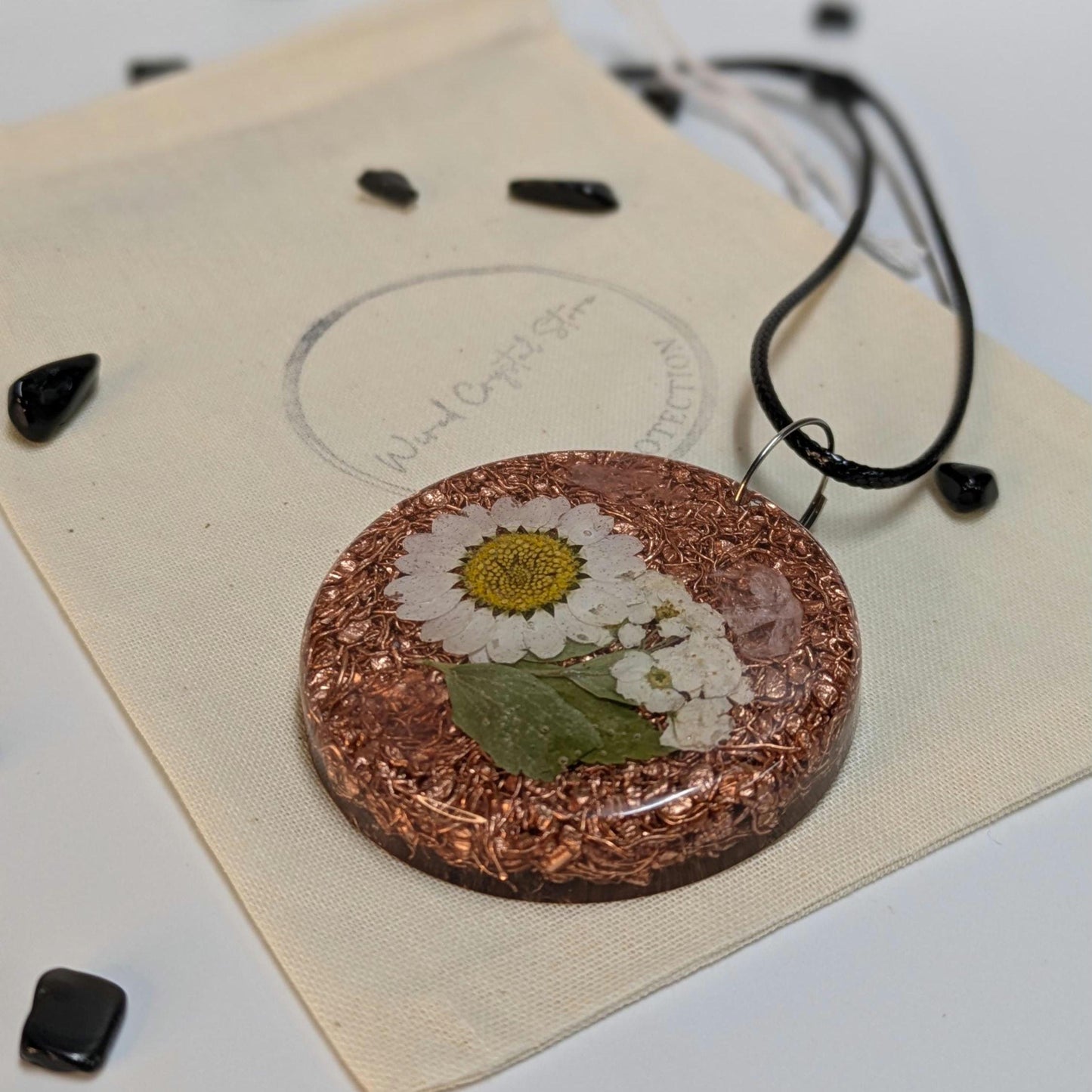 Dried Daisy Necklace - Pressed Flower Pendant - Handmade Resin orgonite Jewelry - Gift for Mom - Floral Keepsake Necklace - Mothers Day Gift